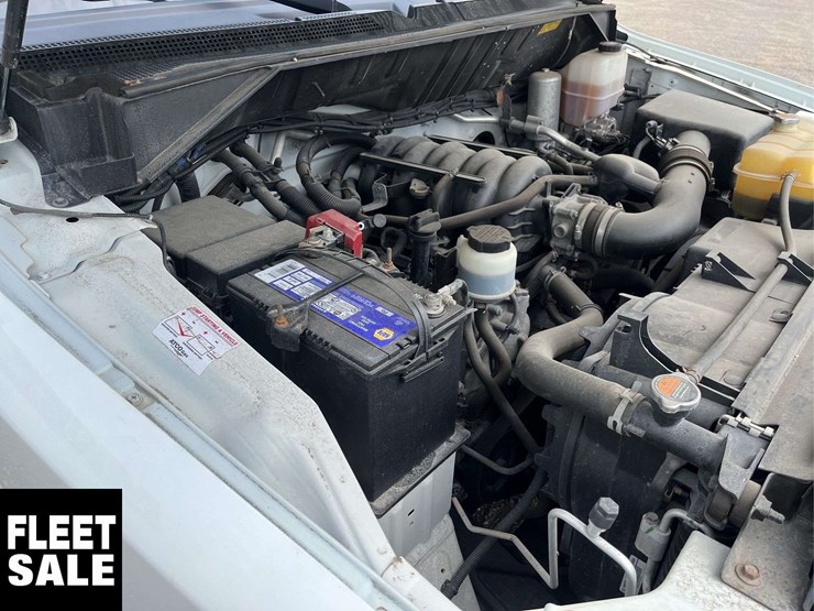 2013-nissan-nv3500hd-image-16