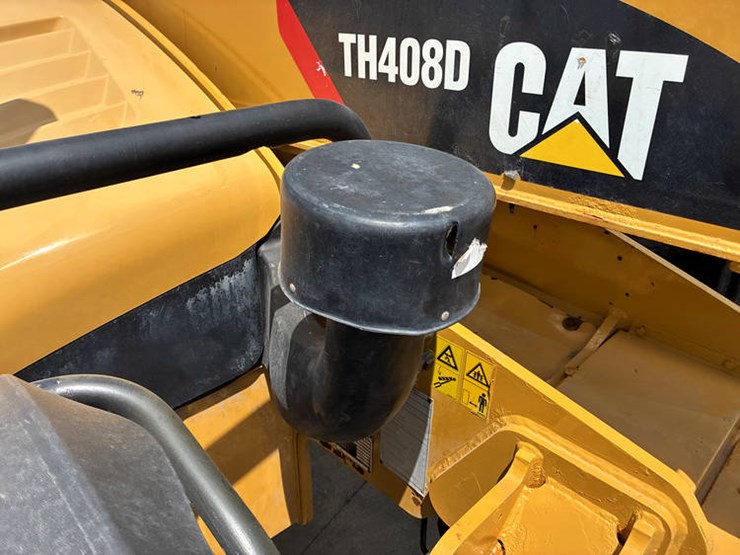 2018-caterpillar-th408d-image-47