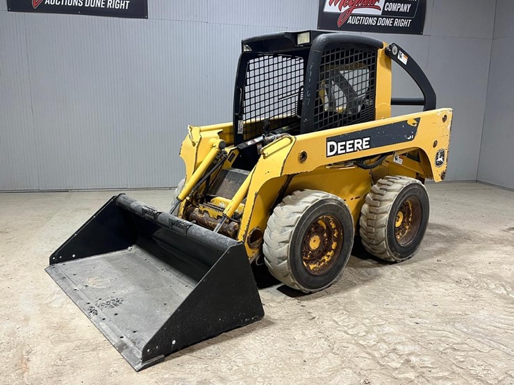 john-deere-317-image-2