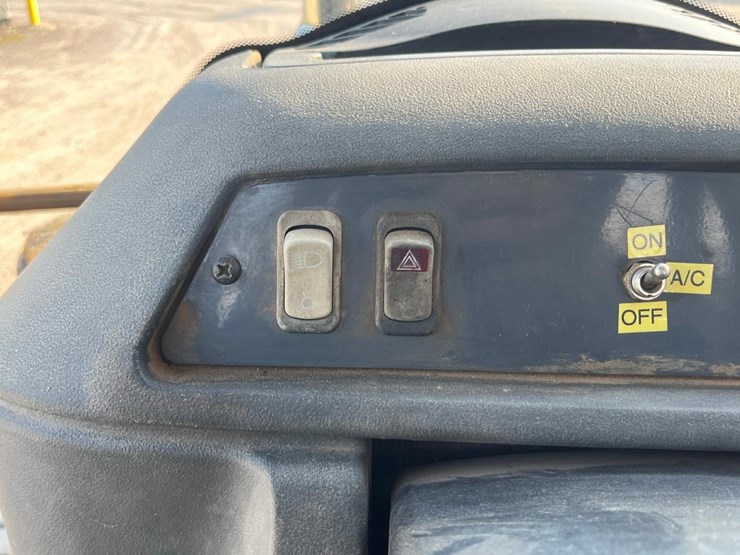 deere-410g-image-35