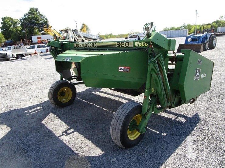john-deere-820-image-5