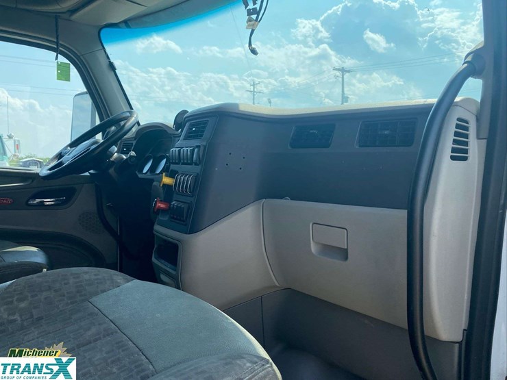 2020-peterbilt-579-image-50
