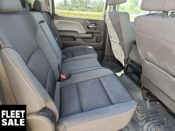 2018-chevrolet-silverado-1500-ls-image-18
