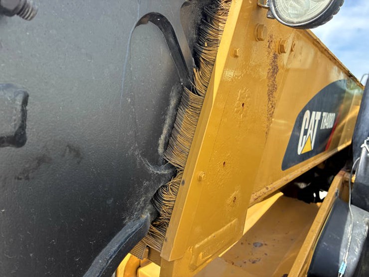 2018-caterpillar-th408d-image-27