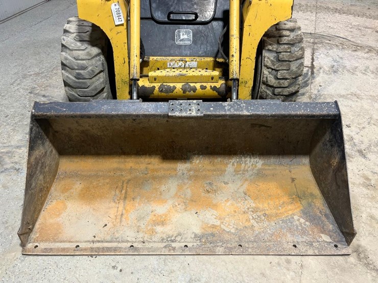 john-deere-250-image-9