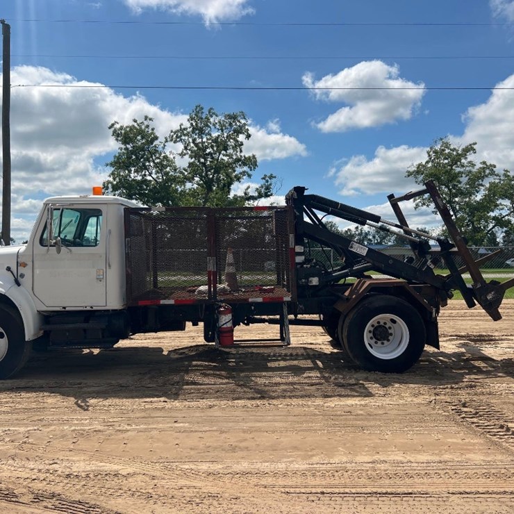 2000 INTERNATIONAL 4700