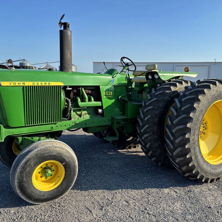 1969 JOHN DEERE 4520