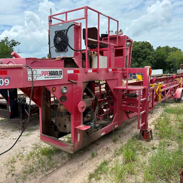 2014 PIPEHANDLER 53’ T/A DIESEL POWERED HYDRAULIC PIPE HANDLER TRAILER