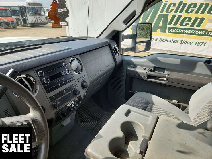 2011-ford-f550-image-17