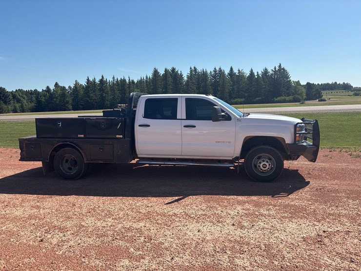 2015-chevrolet-k3500hd-image-4