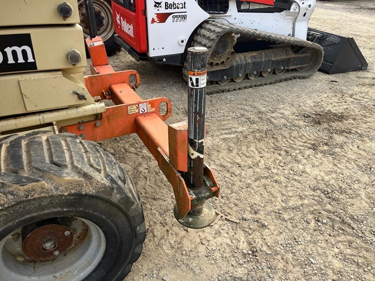 2005-jlg-4394rt-image-12