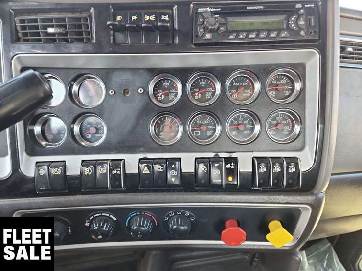 2014-kenworth-t660-image-14