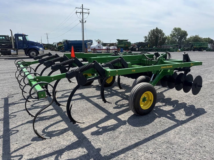 john-deere-714-image-8