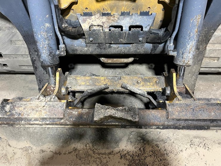 deere-333g-image-10