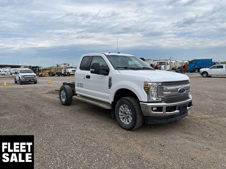 2019-ford-f350-image-18
