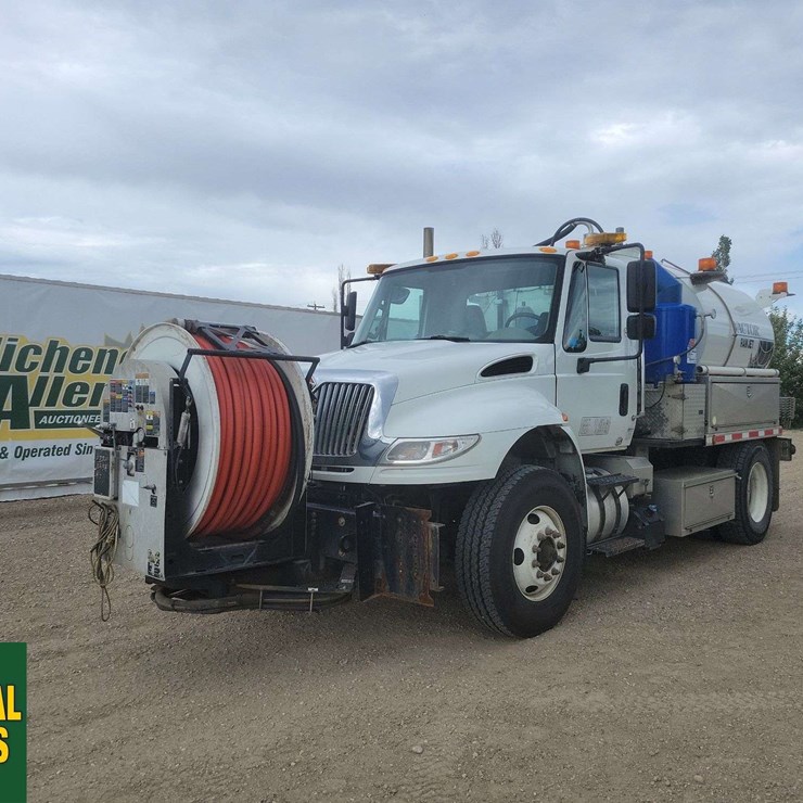 2017 INTERNATIONAL WORKSTAR 7300