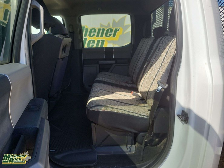 2022-ford-f550-image-24