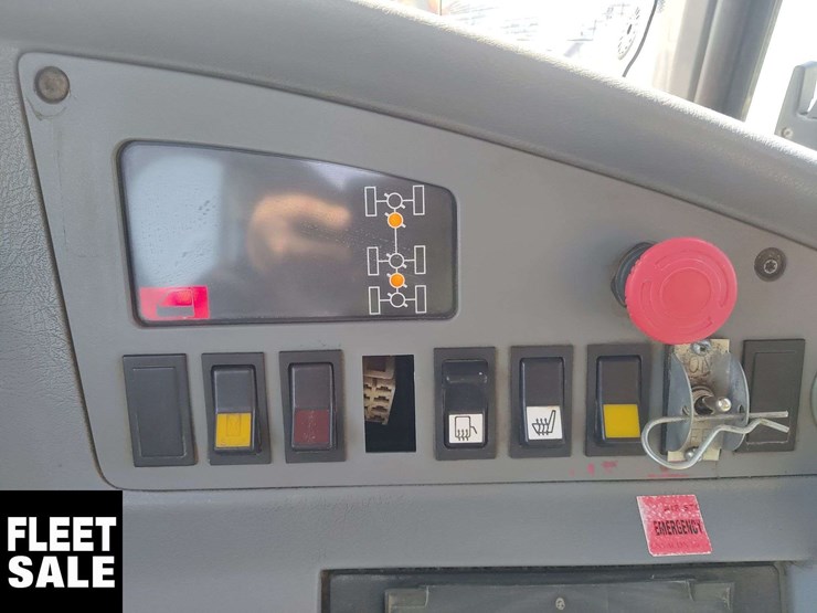 2010-volvo-a30e-image-16