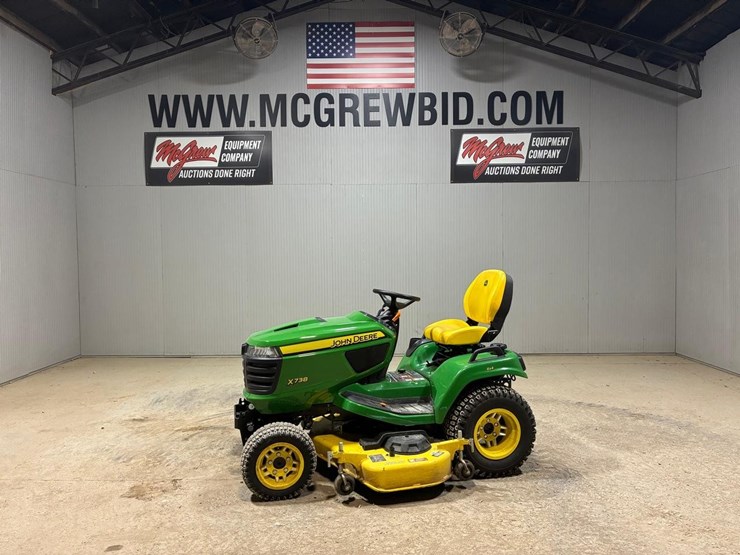 john-deere-x738-image-1