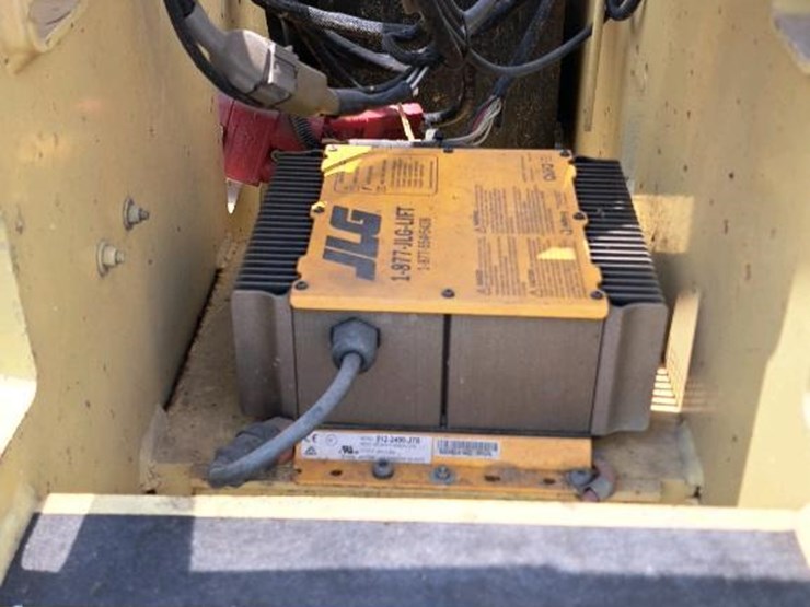 2016-jlg-2632es-image-25
