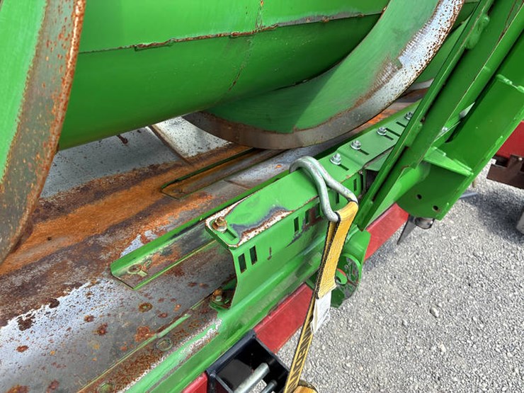 2016-john-deere-630f-image-37