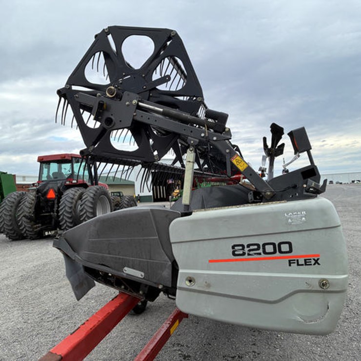 GLEANER 8200