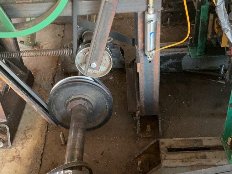 #117-•-lineshaft-with-hyd-pump-and-tank-image-4