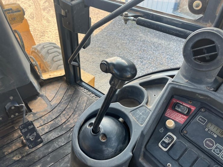 deere-410g-image-42