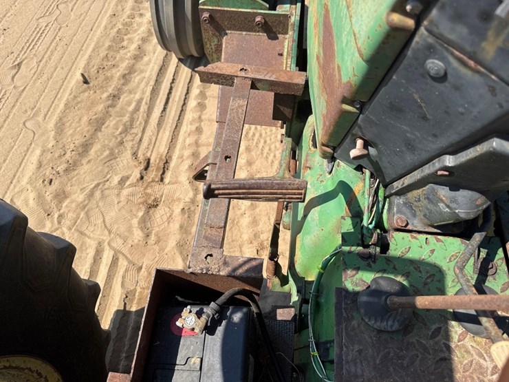 john-deere-2840-image-24