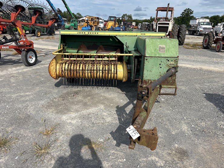 john-deere-336-image-2
