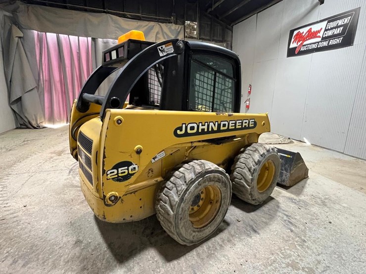 john-deere-250-image-5