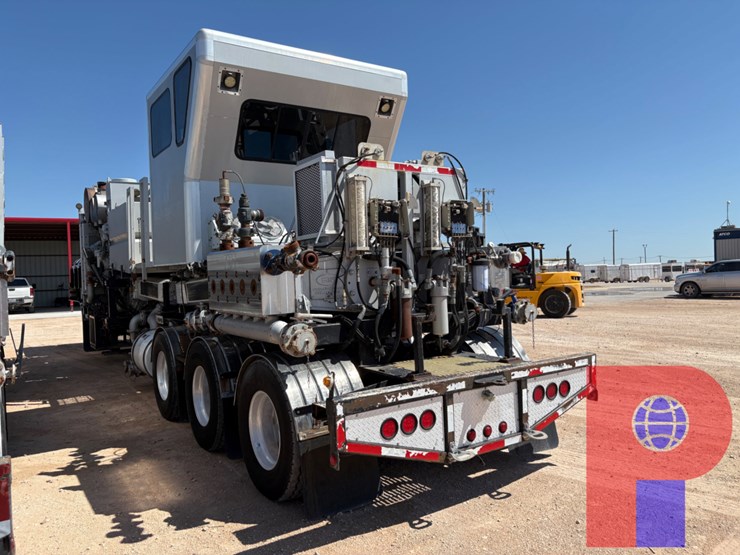 2012-cryogenic-vessel-alternatives-3-axle-15k-2,000-hp-double-pumper-trailer-image-11