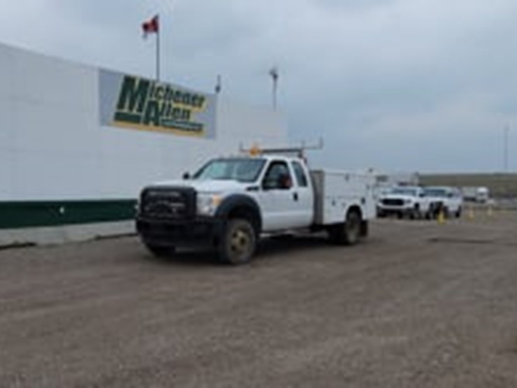 2014-ford-f550-image-22