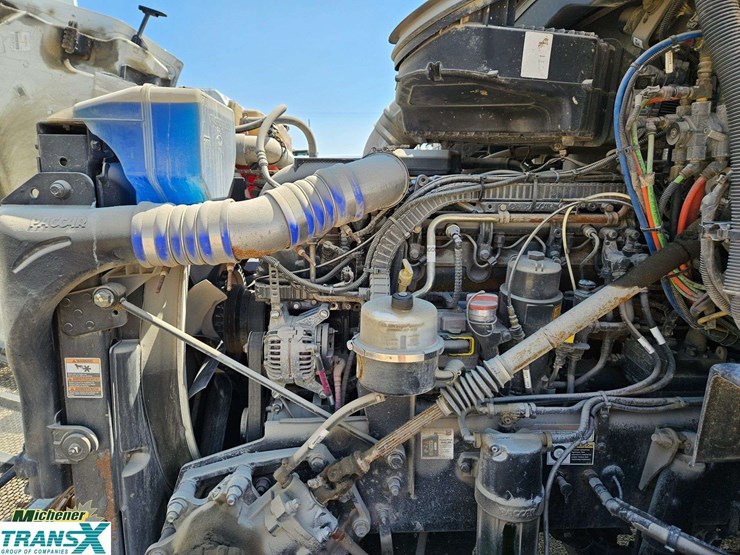 2020-peterbilt-579-image-15