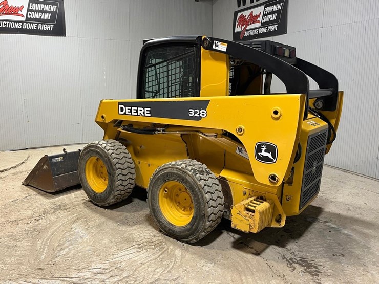 2018-john-deere-328-image-3
