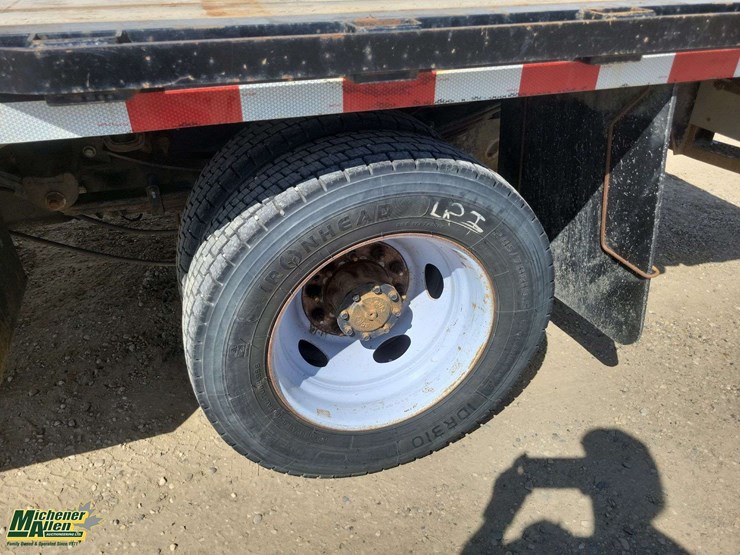 2022-ford-f550-image-11