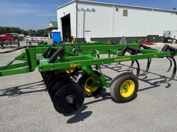 john-deere-714-image-15