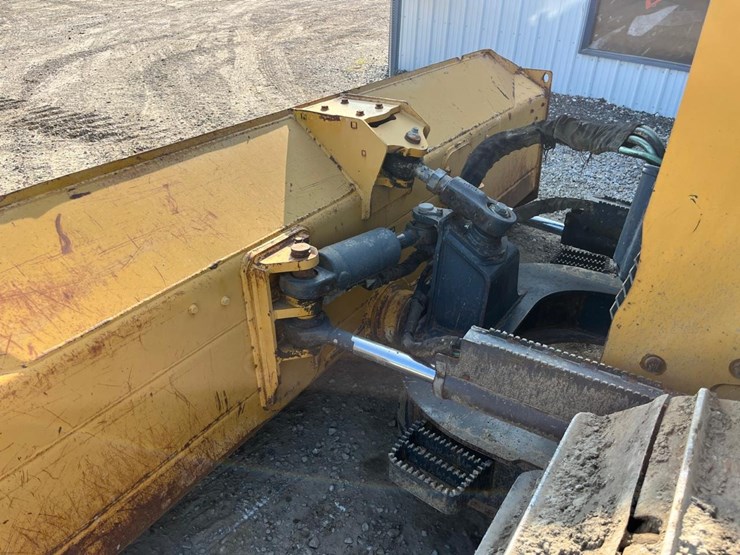 2015-deere-650k-lgp-image-10