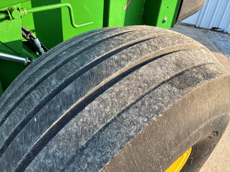 2019-john-deere-560m-image-35
