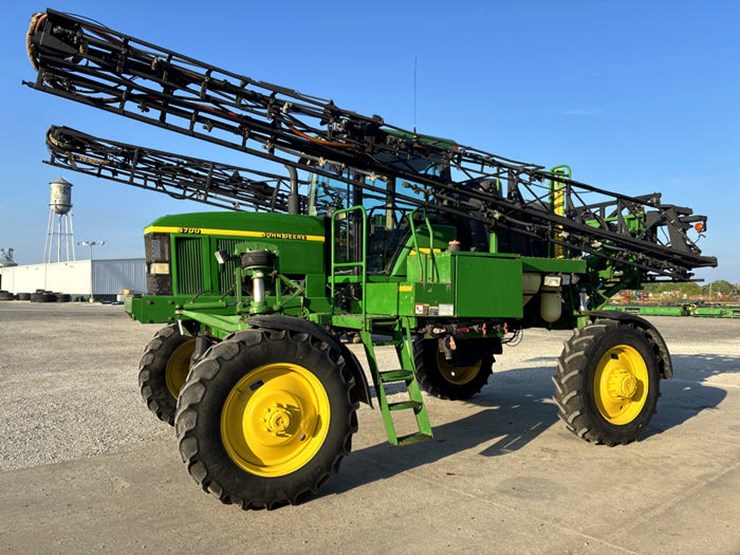 1999-john-deere-4700-image-10