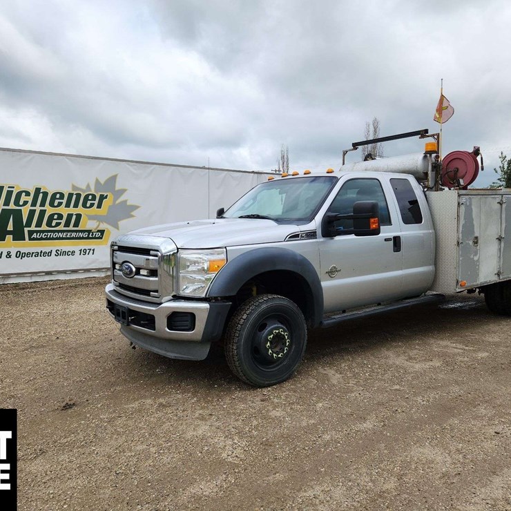 2011 FORD F550