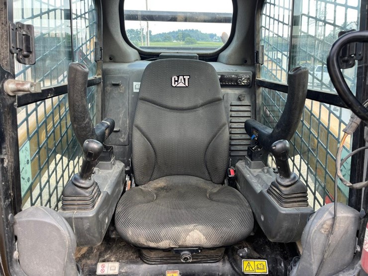 2021-caterpillar-259d3-image-22