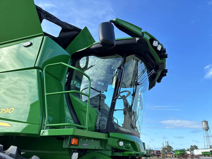 2024-john-deere-s790-image-22