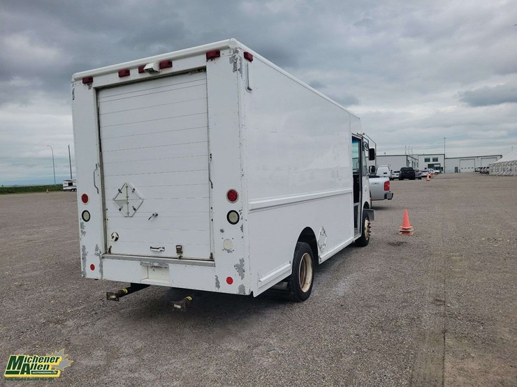 2005-freightliner-mt45-image-7