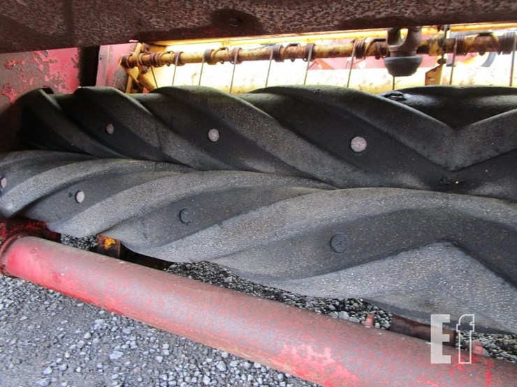 new-holland-474-image-4