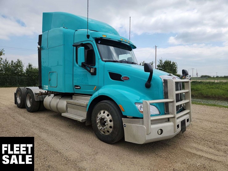 2019-peterbilt-579-image-2