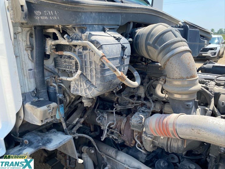 2019-peterbilt-579-image-30