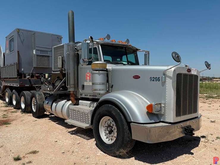 2013-peterbilt-367-image-1