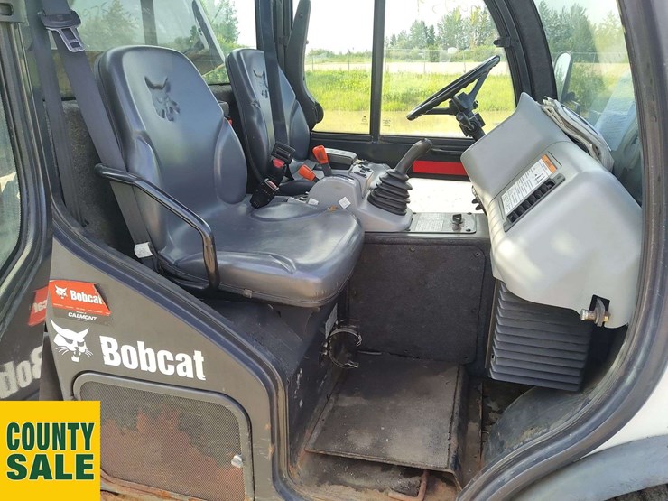 2011-bobcat-toolcat-5600-image-11