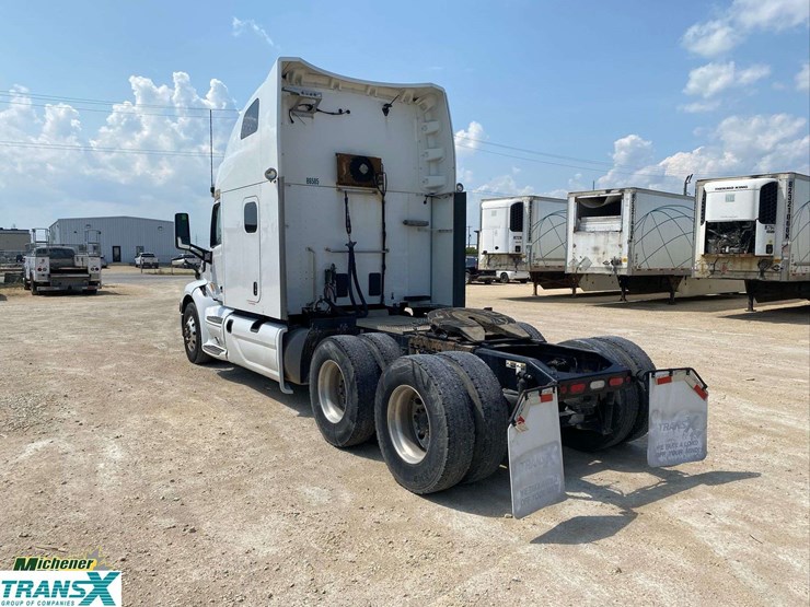 2020-peterbilt-579-image-3